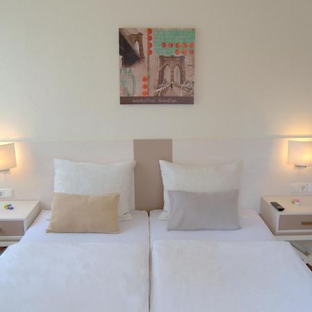 Hotel Centro Stuttgart Rum bild